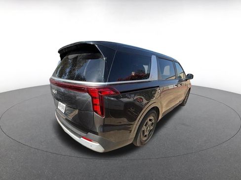 Used 2026 Kia Carnival FWD image 5