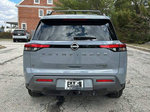 New 2026 Nissan Pathfinder Platinum image 4