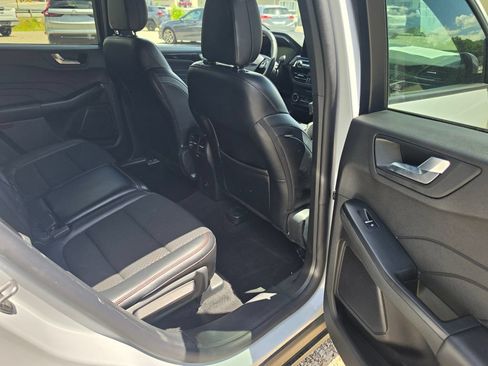 Used 2025 Ford Escape ST-Line Select AWD/4WD image 13