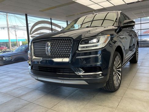 Used 2021 Lincoln Navigator Reserve w/ Luxury Package AWD/4WD image 3