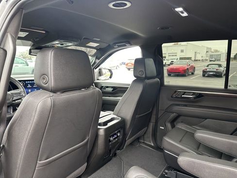 Used 2025 Chevrolet Tahoe LT w/ Comfort Package image 31