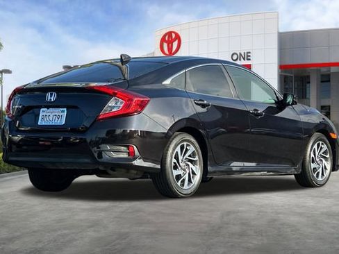 Used 2018 Honda Civic EX image 4