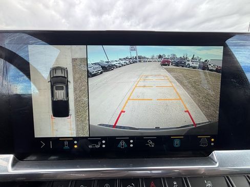 Used 2023 Chevrolet Silverado 1500 High Country image 24