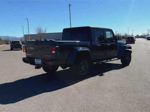 New 2025 Jeep Gladiator Sport image 8