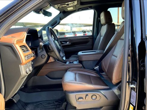 Used 2024 Chevrolet Tahoe High Country AWD/4WD image 7