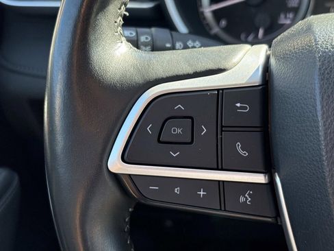 Used 2023 Toyota Highlander XLE image 31