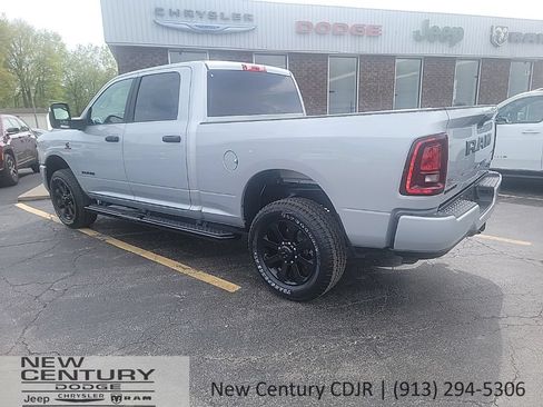 New 2026 RAM 2500 Big Horn AWD/4WD image 3
