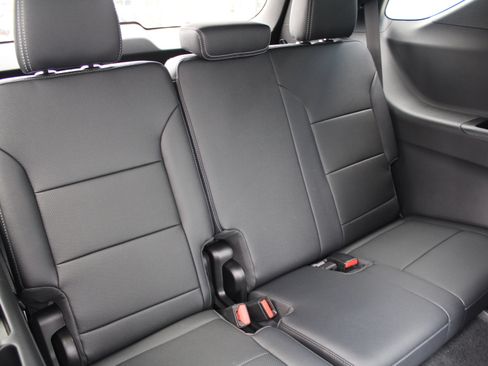 New 2026 Chevrolet Traverse LT w/ Sun and Wheel Package image 18