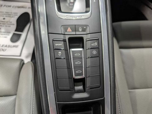 Used 2012 Porsche 911 Carrera RWD image 18