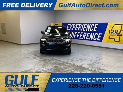 Used 2024 Jeep Grand Cherokee Limited AWD/4WD image 3