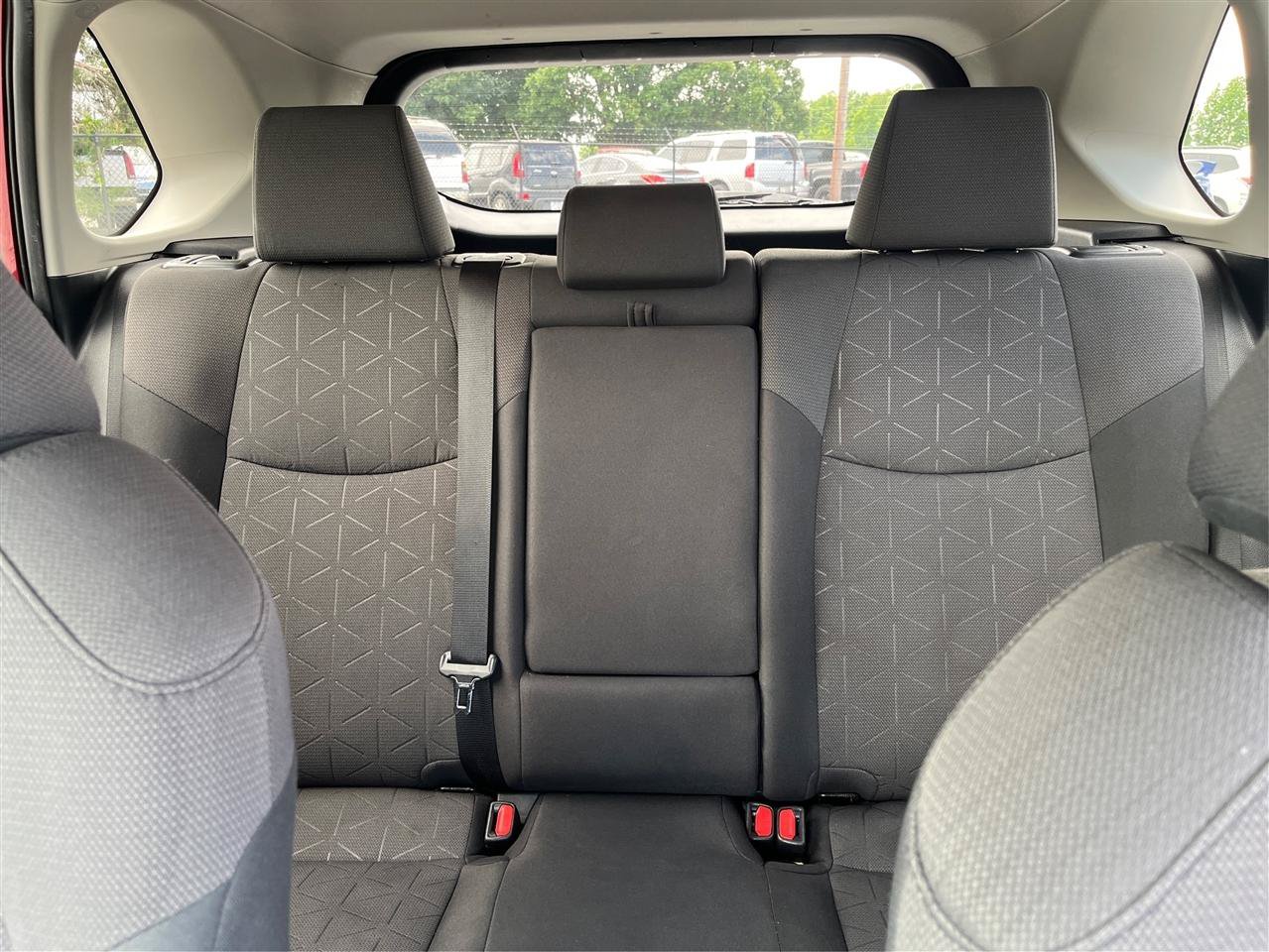 Used 2019 Toyota RAV4 XLE w/ Convenience Package AWD/4WD image 15