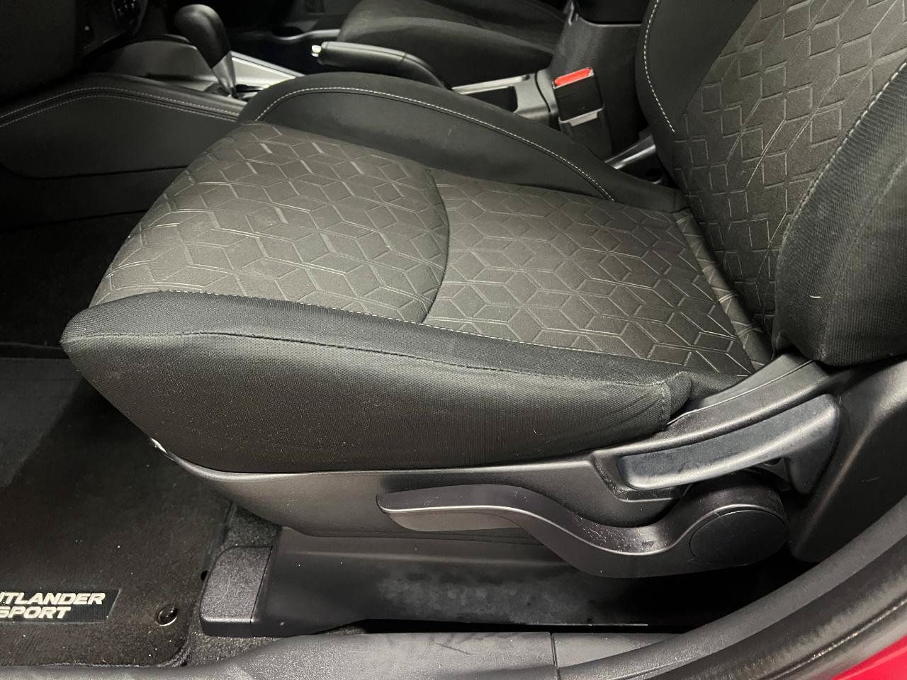 Used 2024 Mitsubishi Outlander Sport AWD image 24