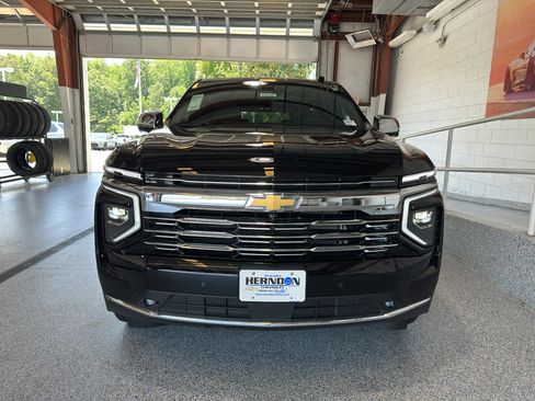 New 2025 Chevrolet Suburban Premier image 28