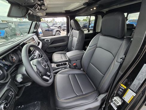 New 2025 Jeep Gladiator Sport image 22