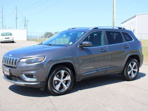Used 2019 Jeep Cherokee Limited AWD/4WD image 2