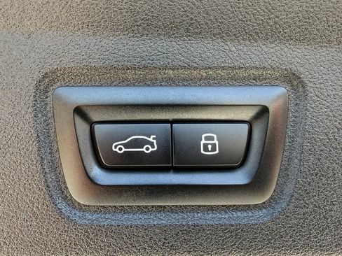 Certified 2025 BMW i4 eDrive40 w/ M Sport Package RWD image 18