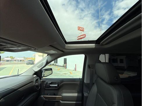 Used 2020 Chevrolet Silverado 1500 LT Trail Boss image 38