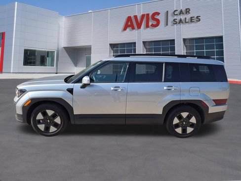 Used 2025 Hyundai Santa Fe SEL FWD image 10