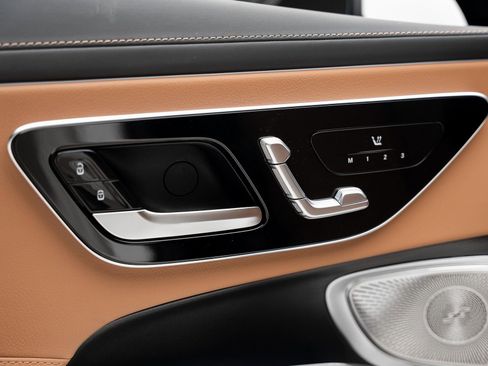 Used 2024 Mercedes-Benz CLE 300 4MATIC Coupe image 51