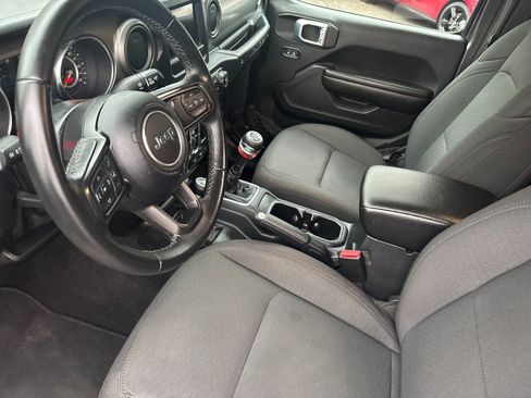 Used 2021 Jeep Wrangler Unlimited Willys image 11