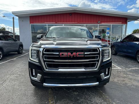 Used 2023 GMC Yukon SLT w/ SLT Luxury Package image 2