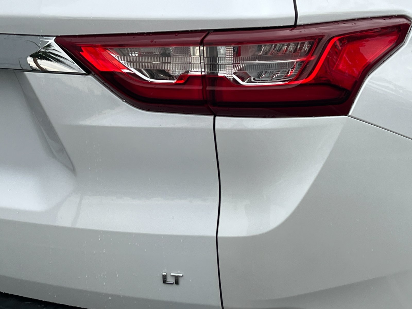 Used 2021 Chevrolet Traverse LT FWD image 28