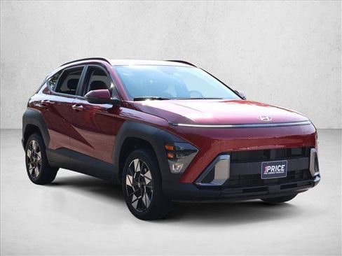 Used 2024 Hyundai Kona SEL AWD/4WD image 3