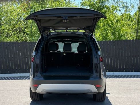Used 2025 Land Rover Discovery S AWD/4WD image 5