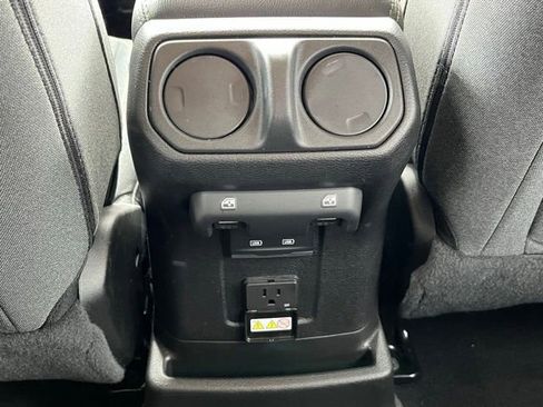 Used 2025 Jeep Wrangler Unlimited Sahara w/ Safety Group AWD/4WD image 36