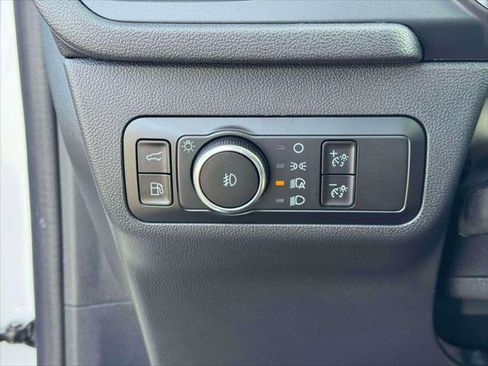 Used 2025 Ford Escape SE w/ PHEV Premium Package image 19