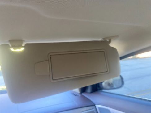 Used 2010 Jaguar XF Luxury image 54