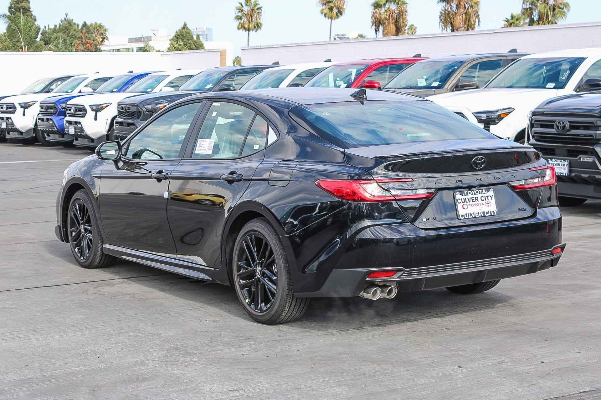 New 2026 Toyota Camry SE FWD image 7