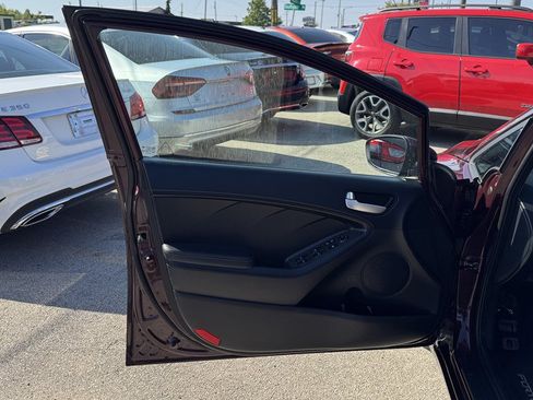 Used 2017 Kia Forte LX FWD image 14