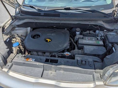Used 2016 Kia Soul + FWD image 19