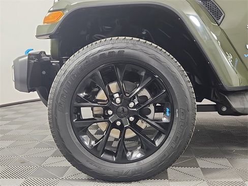 Used 2023 Jeep Wrangler Unlimited Sahara w/ Cold Weather Group image 16