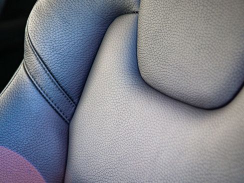 Used 2025 Volvo XC60 B5 Plus image 28