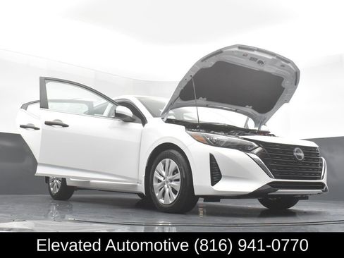 Used 2025 Nissan Sentra S image 31