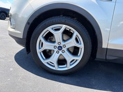 Used 2018 Ford Escape Titanium FWD image 9
