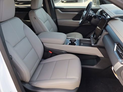 New 2026 GMC Acadia Elevation w/ Elevation Premium Package AWD/4WD image 27