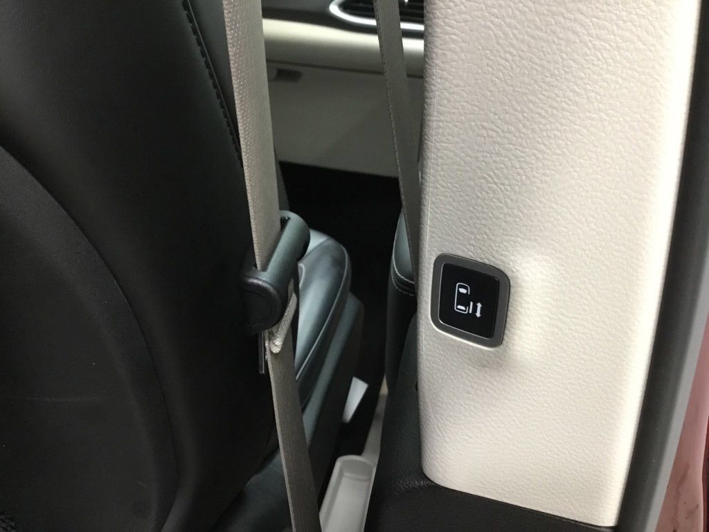 Used 2023 Chrysler Pacifica Touring-L AWD/4WD image 51