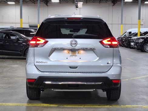 Used 2020 Nissan Rogue SV w/ Sun & Sound Touring Package image 10