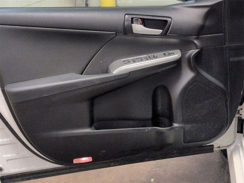 Used 2013 Toyota Camry SE image 14