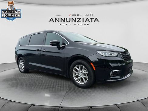 Used 2025 Chrysler Pacifica Select FWD image 7