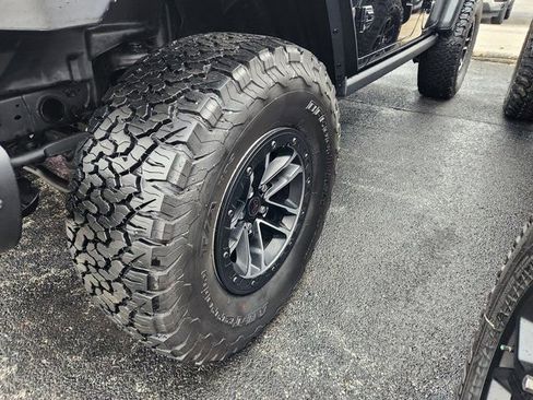 Used 2025 Jeep Wrangler Unlimited Rubicon w/ XTREMEE 35" Tire Package AWD/4WD image 24