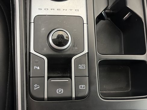 Certified 2022 Kia Sorento EX w/ Panoramic Sunroof Package image 36