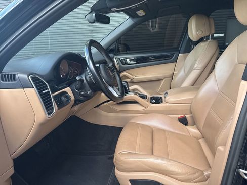 Certified 2020 Porsche Cayenne image 5
