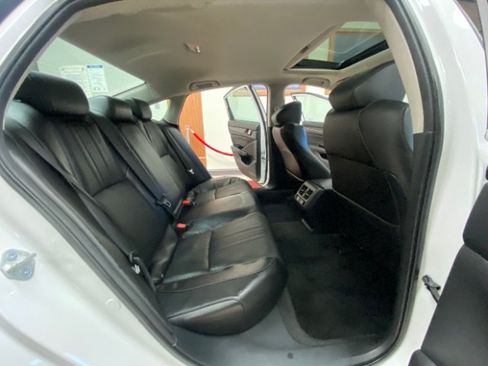 Used 2021 Honda Accord EX-L image 11