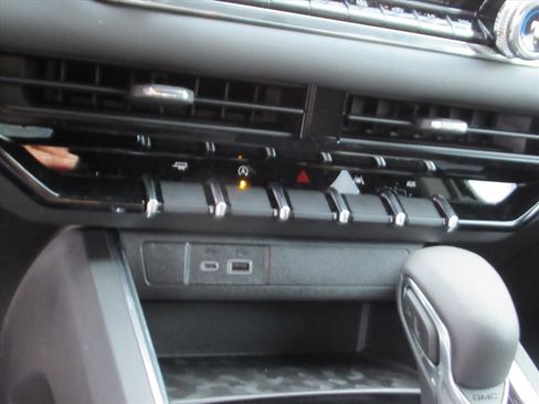 New 2026 GMC Canyon Elevation w/ Convenience Package image 25