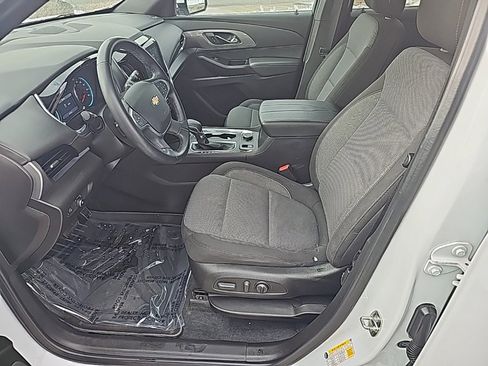 Used 2023 Chevrolet Traverse LT w/ Rear Camera Mirror Package image 2