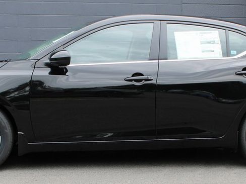 New 2025 Nissan Sentra SV image 2